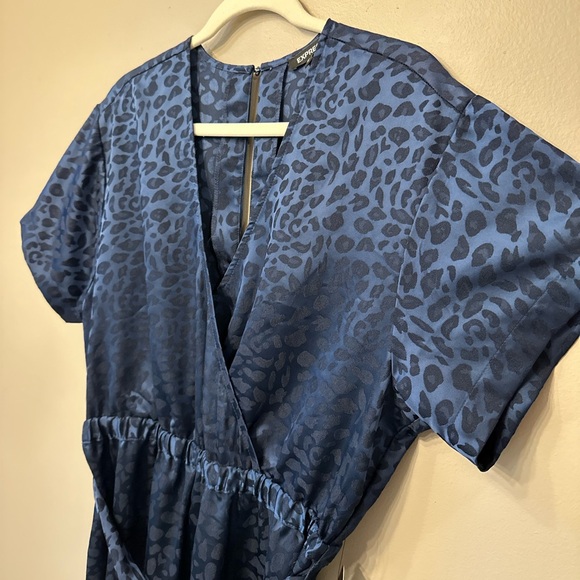 NWT Express Navy Blue Leopard Jumpsuit - Medium - Picture 4 of 9